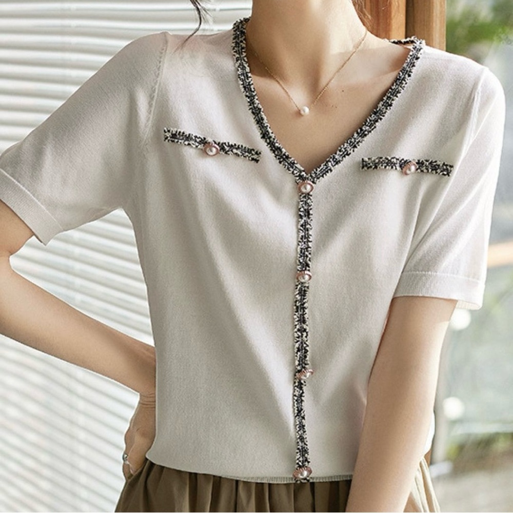 Chic Knit Top with Tweed Trim